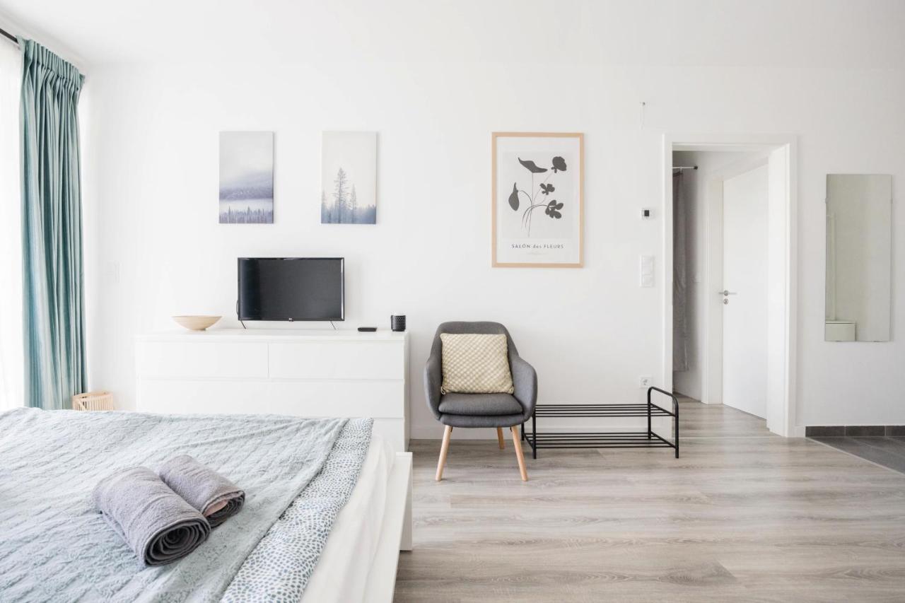 Modern Riverside Apartment With Free Parking Budapest Kültér fotó